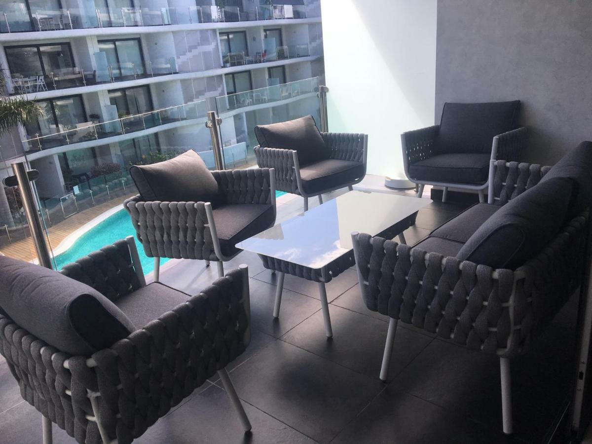 The Waves, Luxurious 5*, Wifi, Olympic Pool Apartment Палм-мар Екстериор снимка